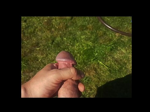 ❤️ A boazona fica com a rata rosa fodida e ejacula com um esguicho num jardim de Verão ️❌ Porno em pt.porngifer.ru ❌️