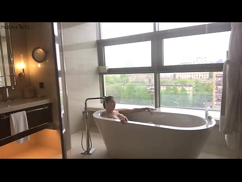 ❤️ Bebé tremendo A masturbar-se apaixonadamente na sua rata na casa de banho ️❌ Porno em pt.porngifer.ru ❌️
